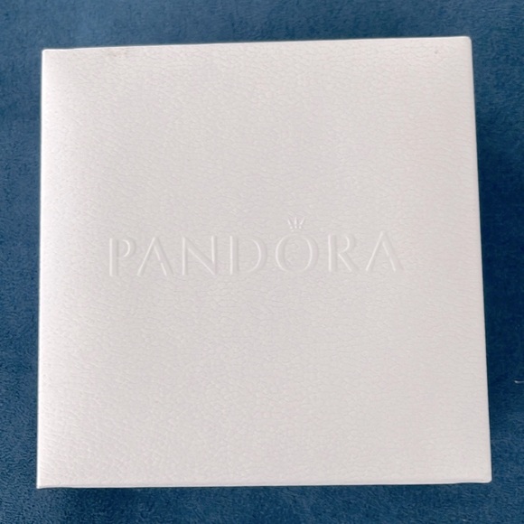 Authentic Pandora Box with Pouch (standard for bracelet or necklace) - Picture 4 of 7